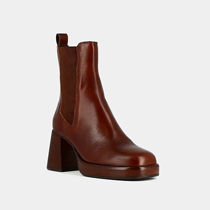 Bottines à bouts carrés et élastiques  en cuir vieilli marron