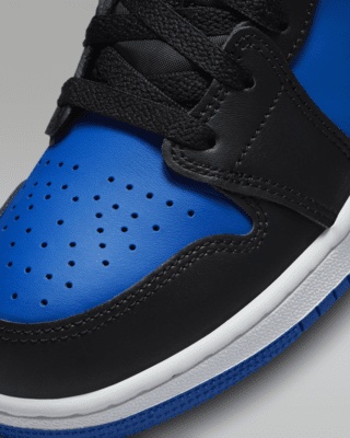 Air Jordan 1 Mid Older Kids' Shoes