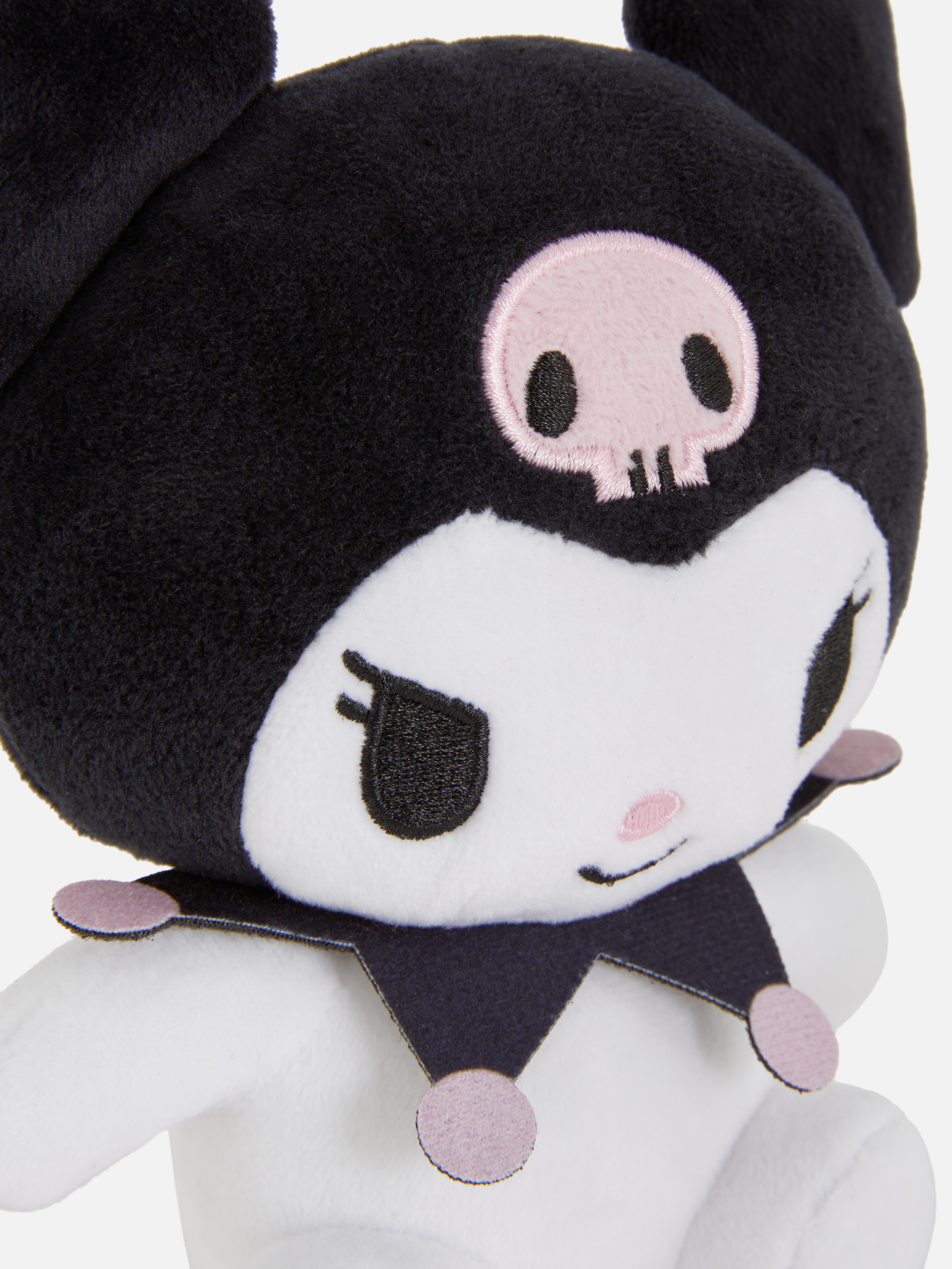 Mágneses Hello Kitty Kuromi vállra akasztható plüssjáték. Egy aranyos, Kuromi formájú vállra akasztható plüssjáték.