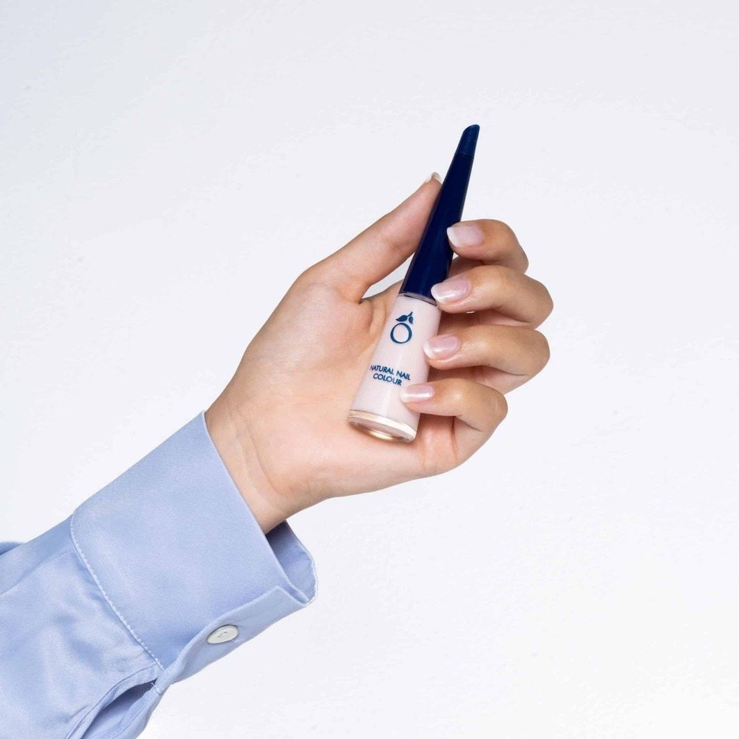 Herome Cosmetics nagu laka roku kopšanai Dabīga nagu laka Glamour - 8 ml
