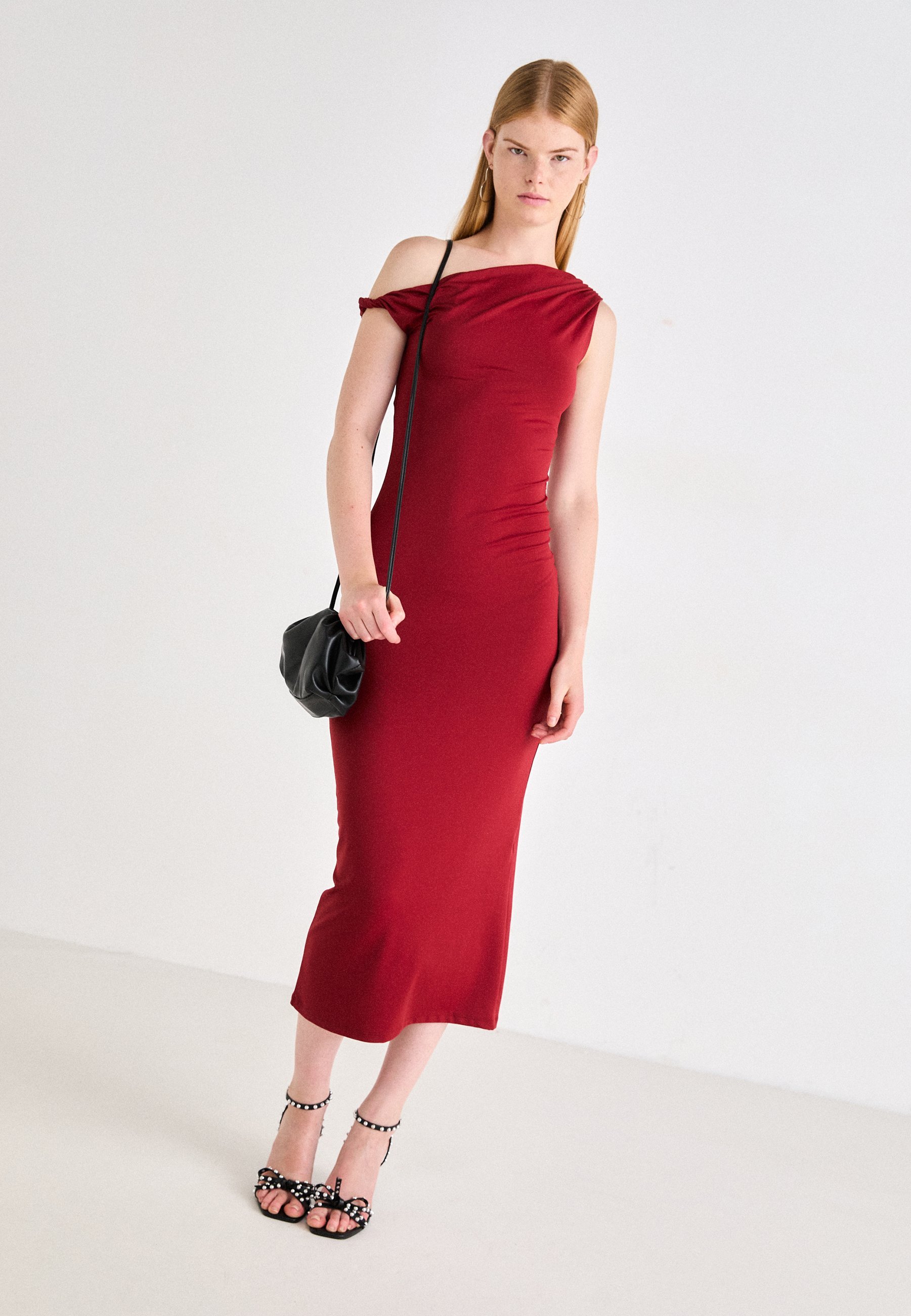 Gina Tricot TWIST ASYMMETRIC DRESS - Jersey dress - rhubarb