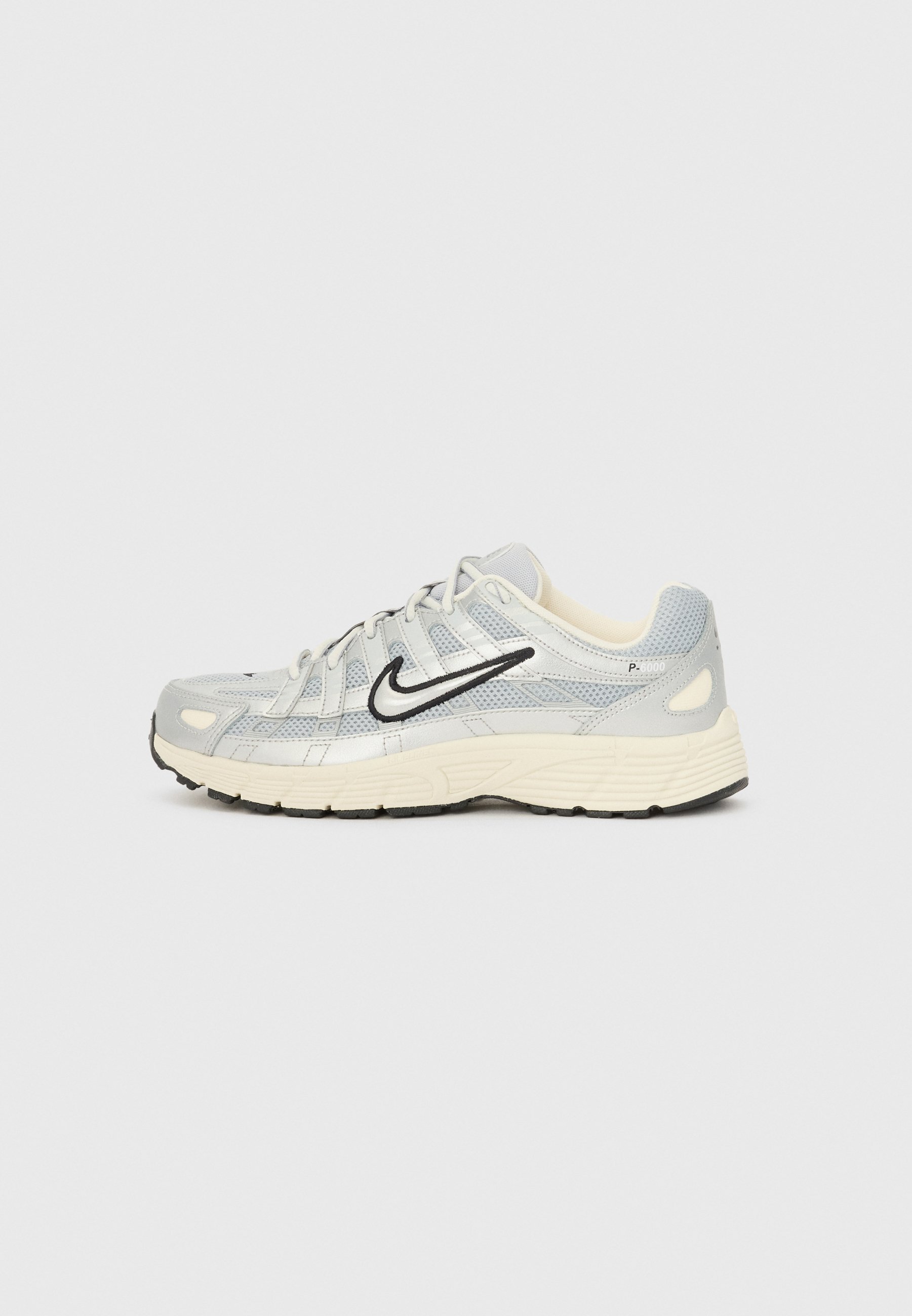 Nike Sportswear P 6000 UNISEX - Scarpe da ginnastica - argento/nero/avorio chiaro/grigio lupo