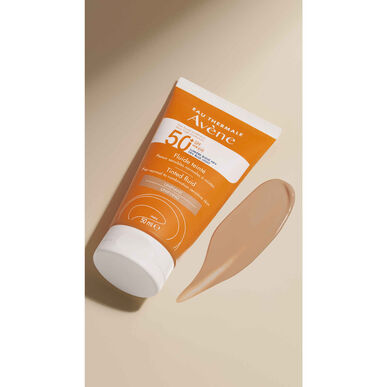 Avène Sun Care Tinted Fluid Unifying SPF50  Protetor Solar Fluido Rosto Pele Mista com Cor 50 ml 50 ml