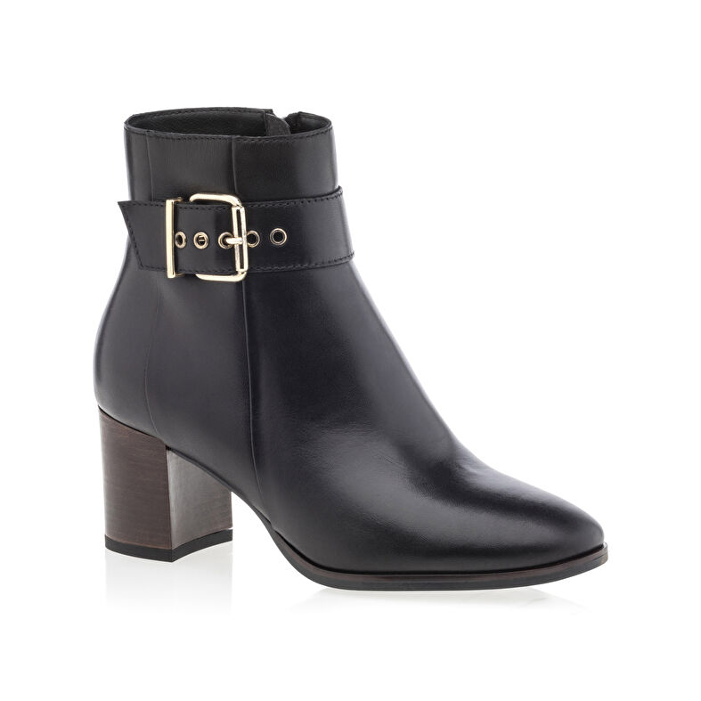 Schwarze Damenstiefel / Stiefeletten