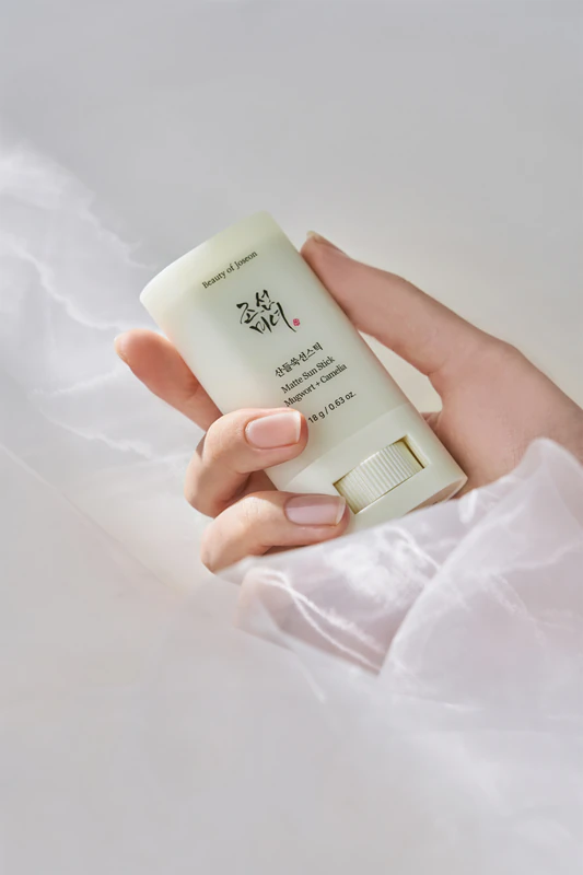 Protetor solar em bastão Beauty of Joseon Matte Sun Stick Artemísia + Camélia FPS 50+