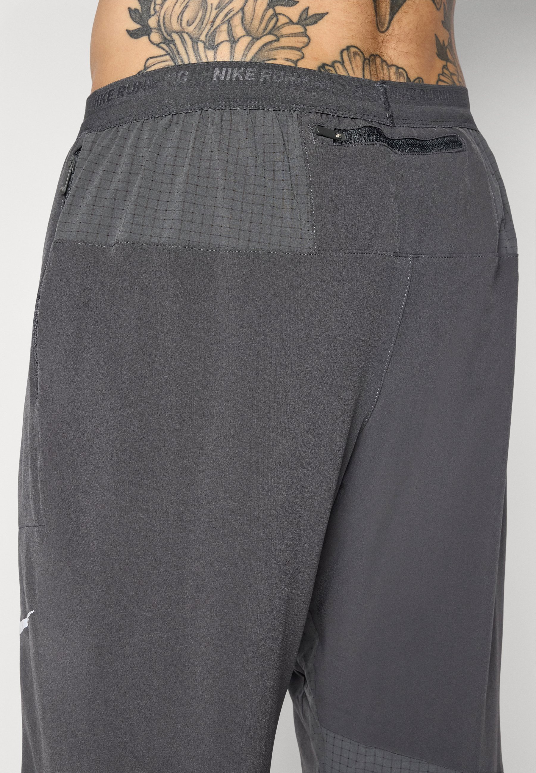 Nike Performance PARIS SAINT-GERMAIN PHENOM ELITE - Tenue de club - anthracite/argent réfléchissant