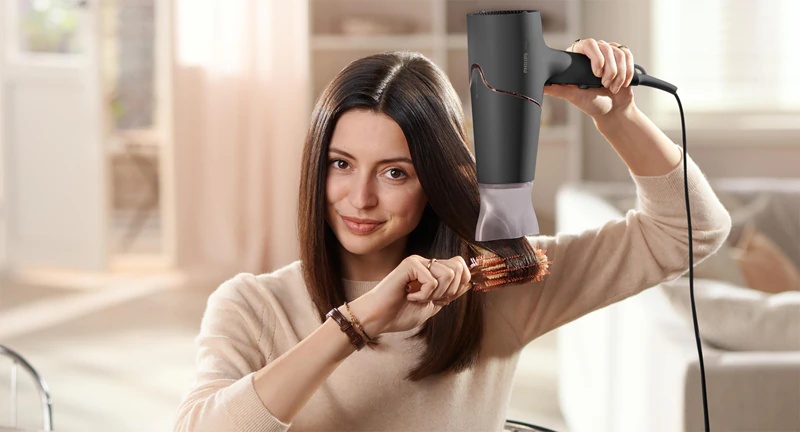 Фен за косу Philips Series 5000 ThermoShield BHD538/30