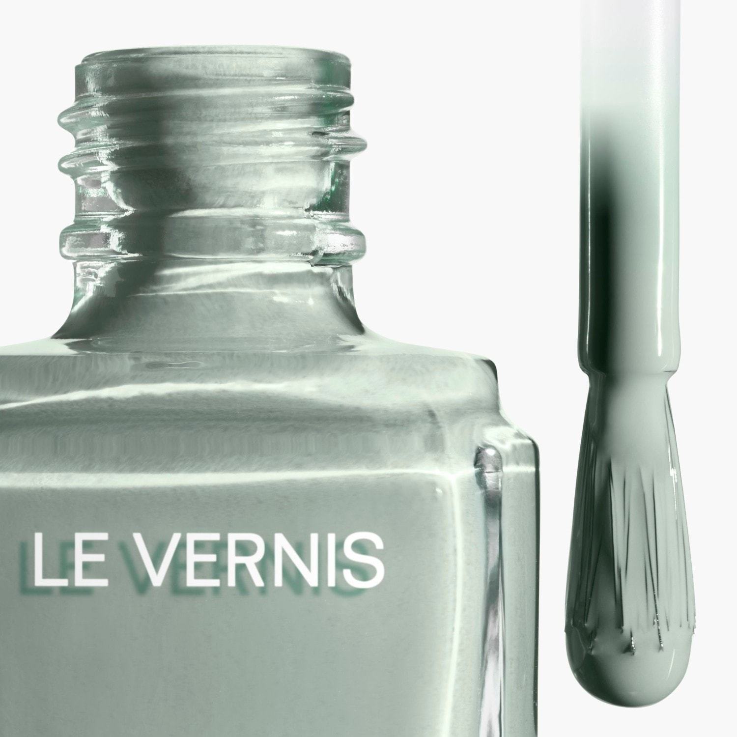 CHANEL lak za nokte LE VERNIS DUGOTRAJNA BOJA I SJAJ - 13 ml