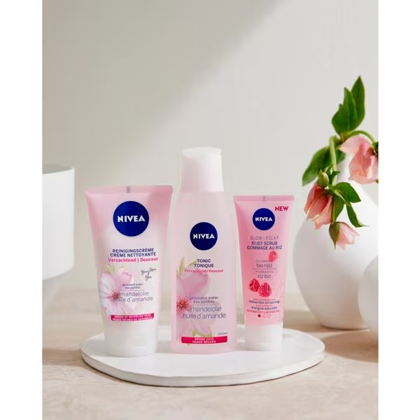 NIVEA „Glow Rice Scrub“ 75 ml – sausai ir jautriai odai