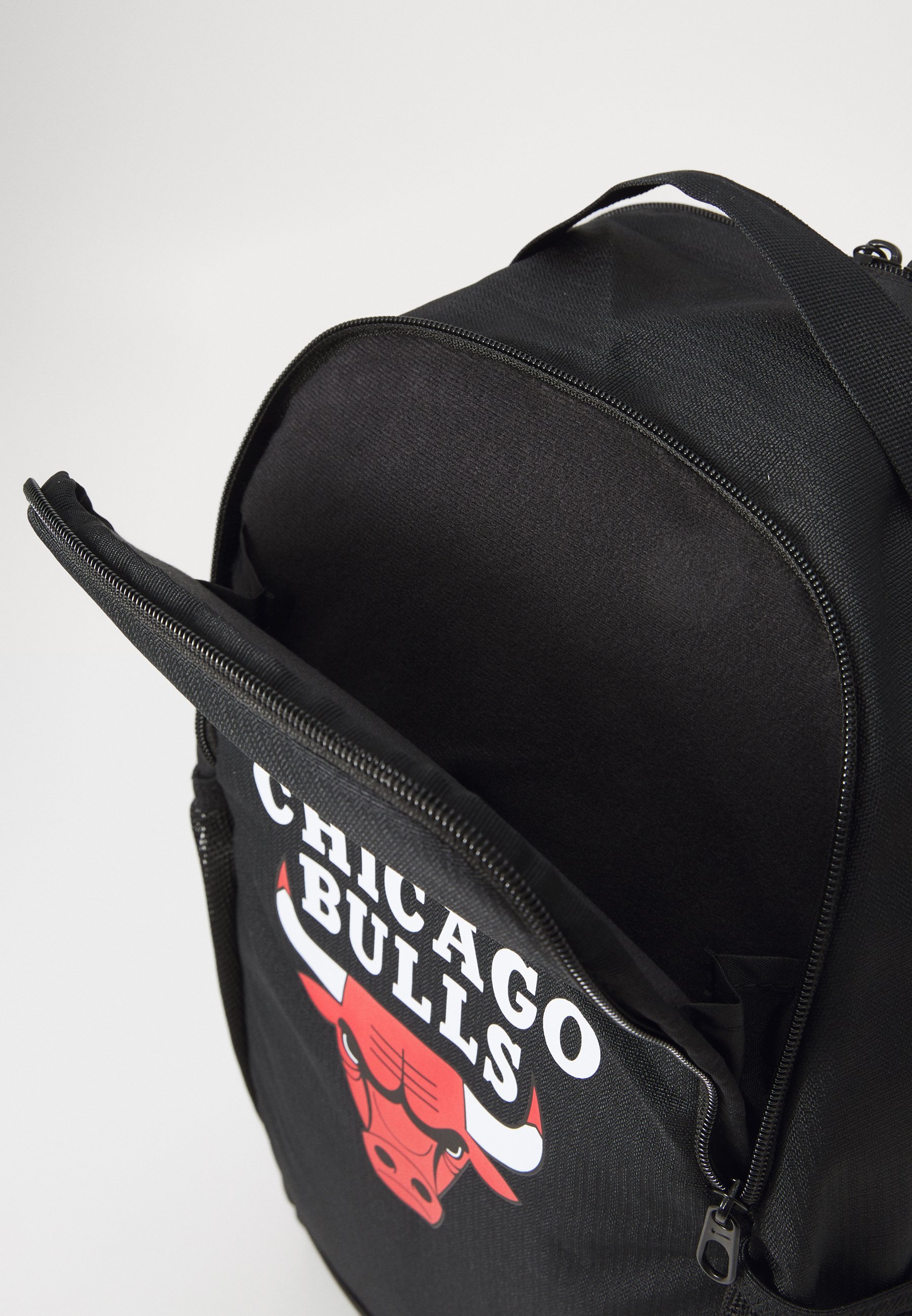 Nike Performance NBA BRASILIA BACKPACK CHICAGO BULLS UNISEX - Rugzak - zwart
