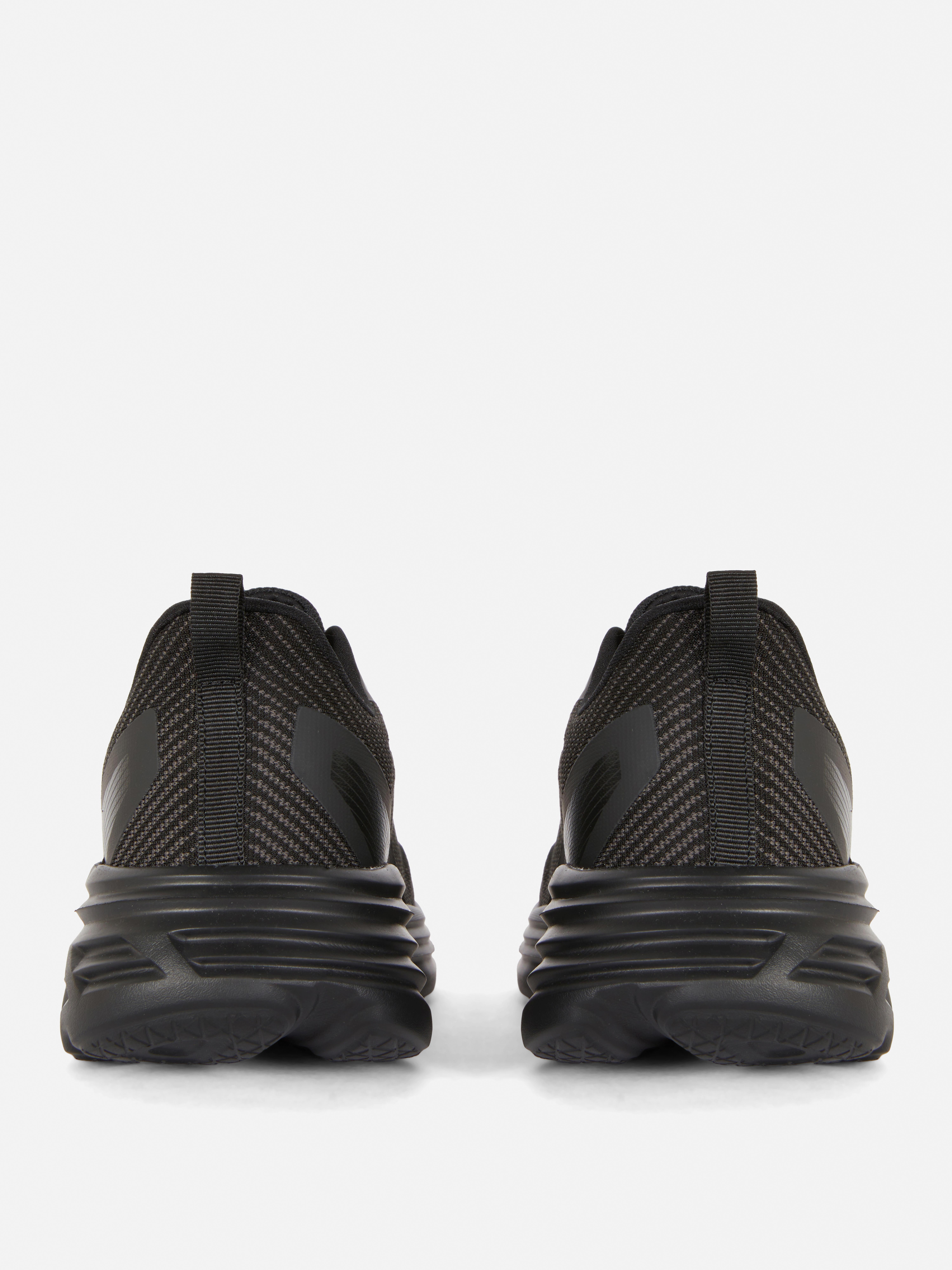 Sneakers con suola in schiuma Sneakers sportive stringate con suola flessibile in schiuma