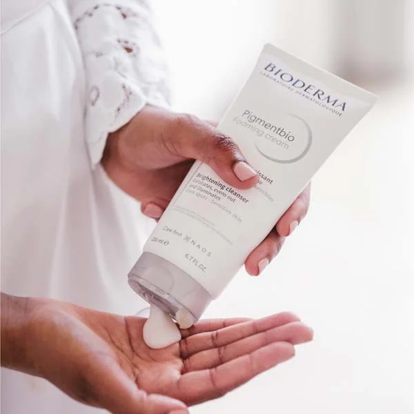 Bioderma Pigmentbio Lysnende og eksfolierende rensemiddel 200 ml