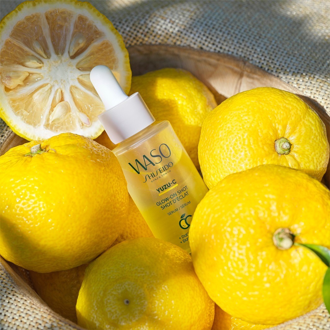 Shiseido Glow Serum Waso Yuzu-C Glow-On Shot - 28 ml