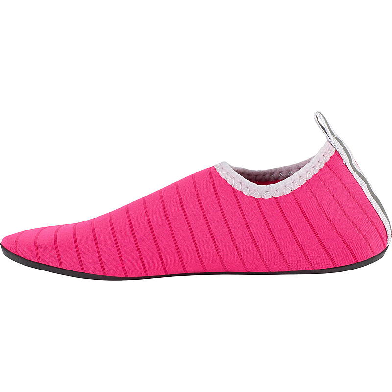 Il est temps de changer de pointure pour les chaussures de natation, taille 30-35.
