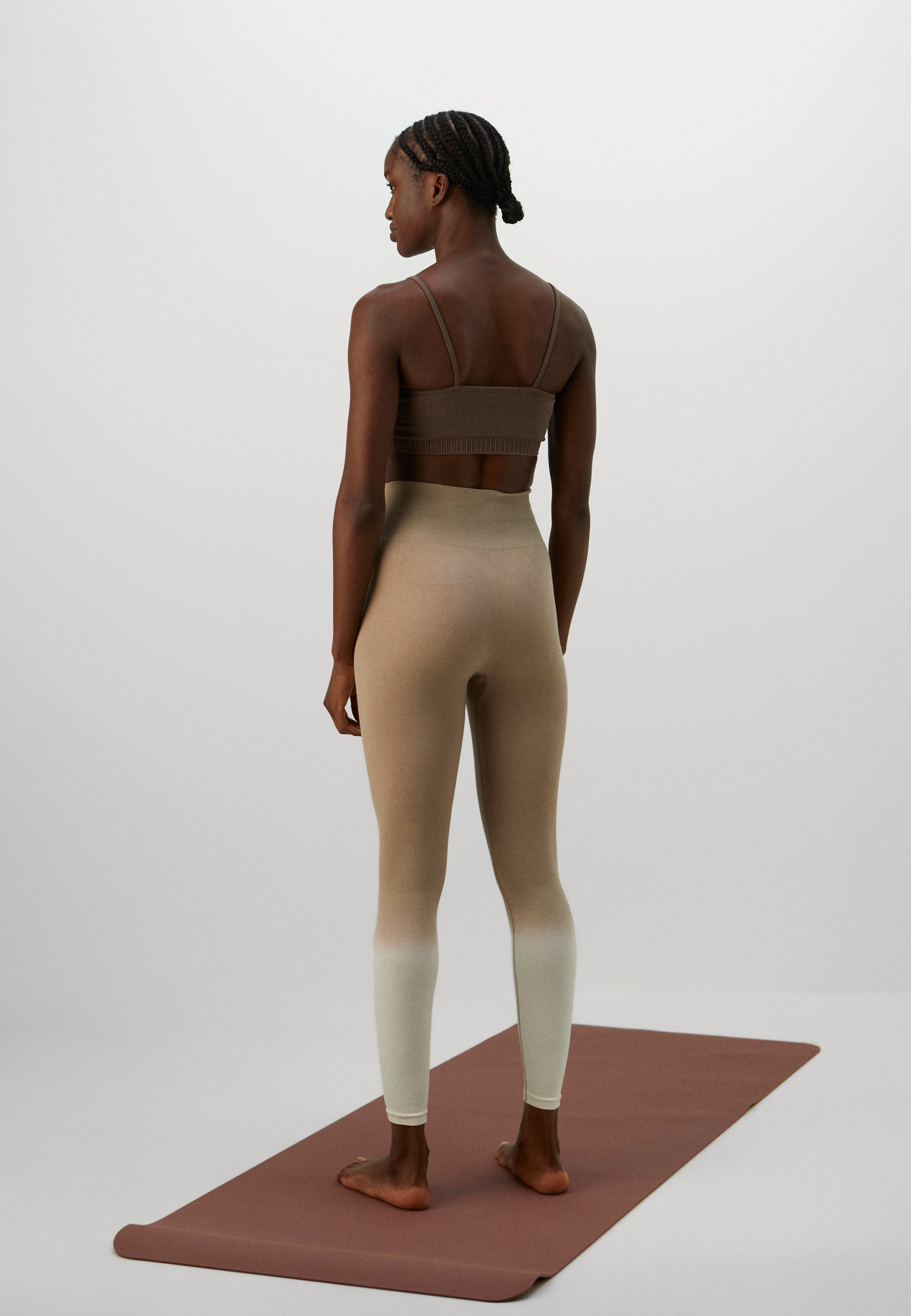 Yogasearcher KAVALI SEAMLESS - Collants - cacao