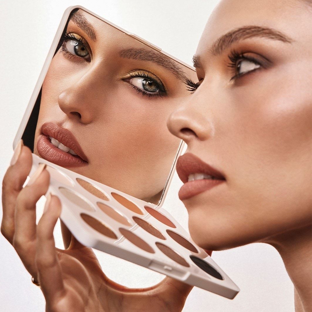 Morphe paleta sjenila za oči „Flickering Sands“ (12 nijansi) – 15 g