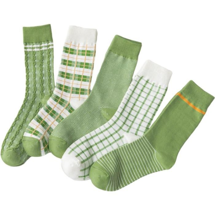 Calcetines nuevos de primavera y verano 2020, calcetines de tubo para mujer, color verde aguacate japonés, estilo universitario, de algodón, calcetines lindos para niña.