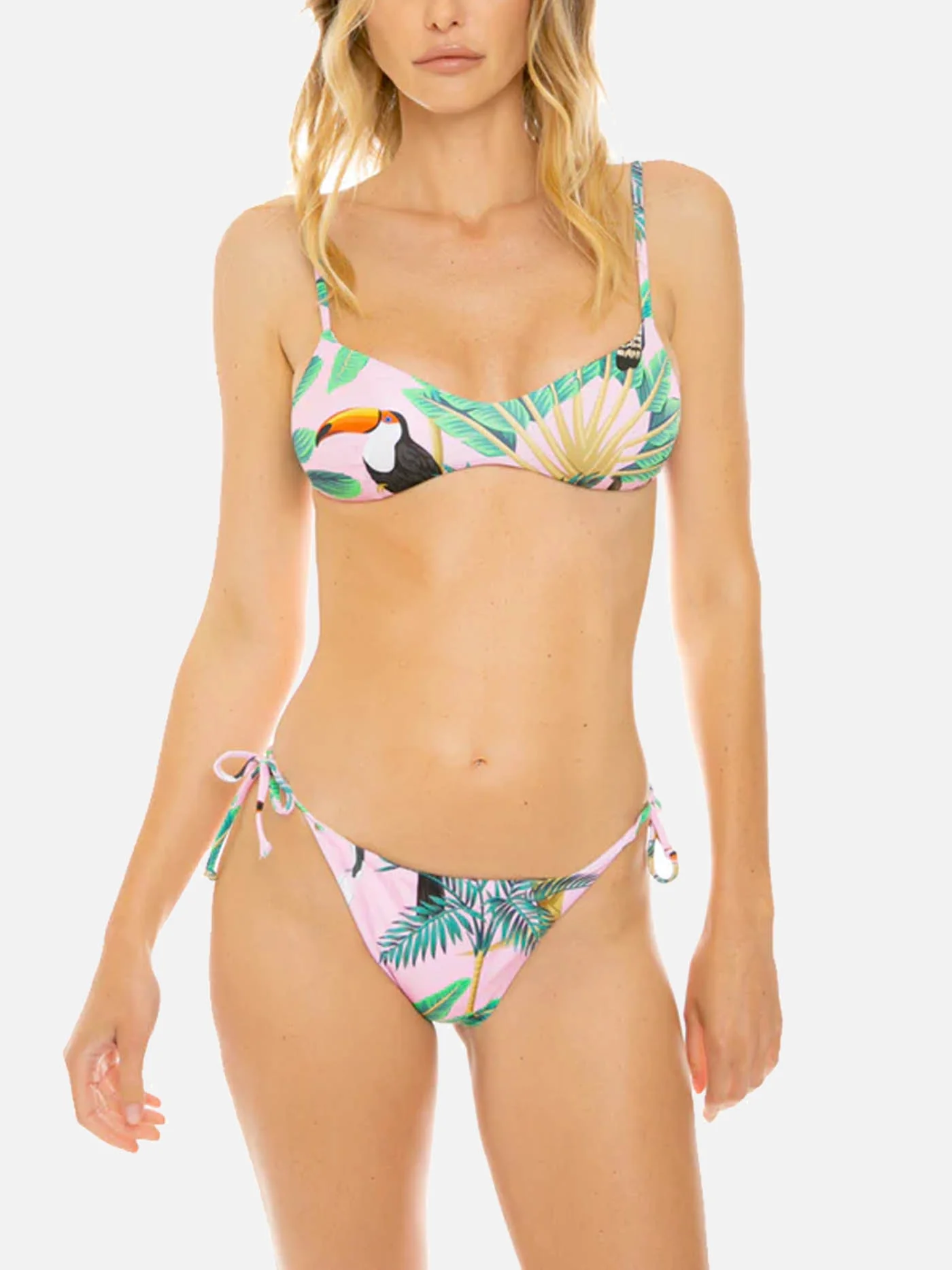 Roze bikini met tropische print en bijpassende bralette top.