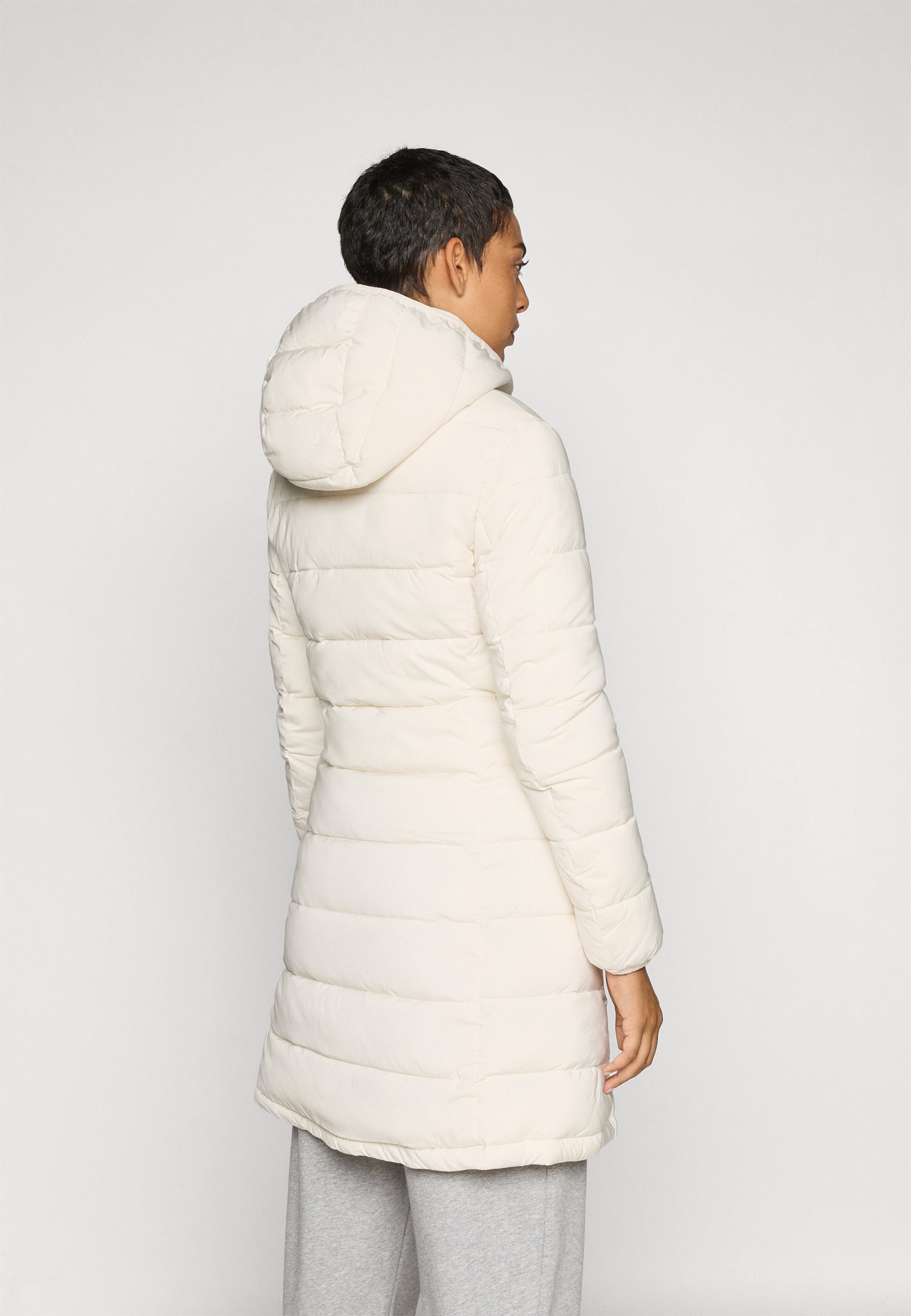 Guess NIEUWE ALETA LANGE PUFFERJACKET - Winterjas - duifwit