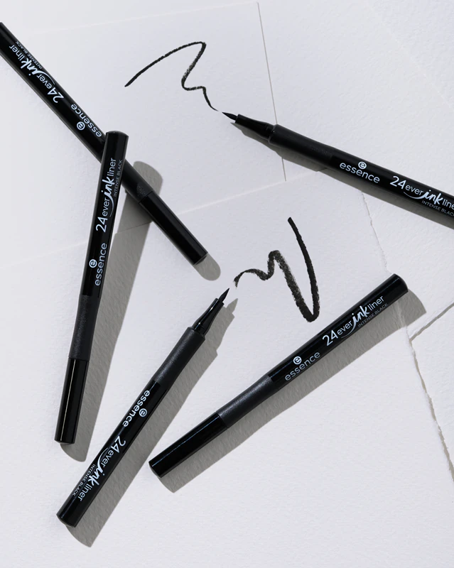 delineador essence 24Ever Ink Liner com pisaku