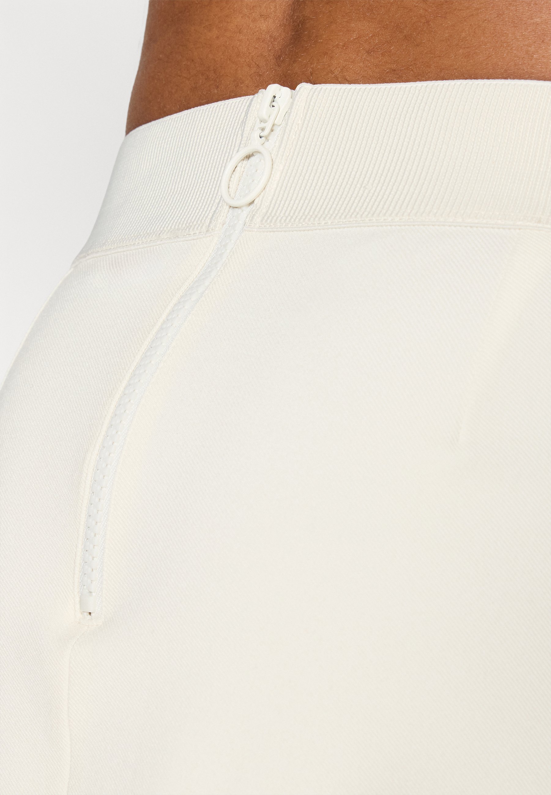 EA7 Emporio Armani TRAIN TENNIS CLUB SKIRT - Športová sukňa - hviezdovo biela