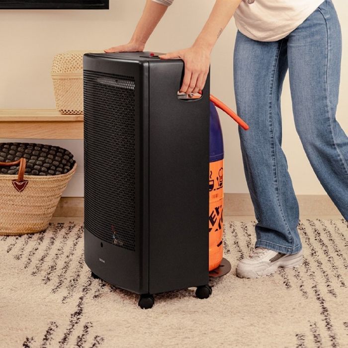 Calefactor de gas catalítico Cecotec ReadyWarm 5300. 3000 W de potencia en 2 niveles, calor uniforme, triple sistema de seguridad.