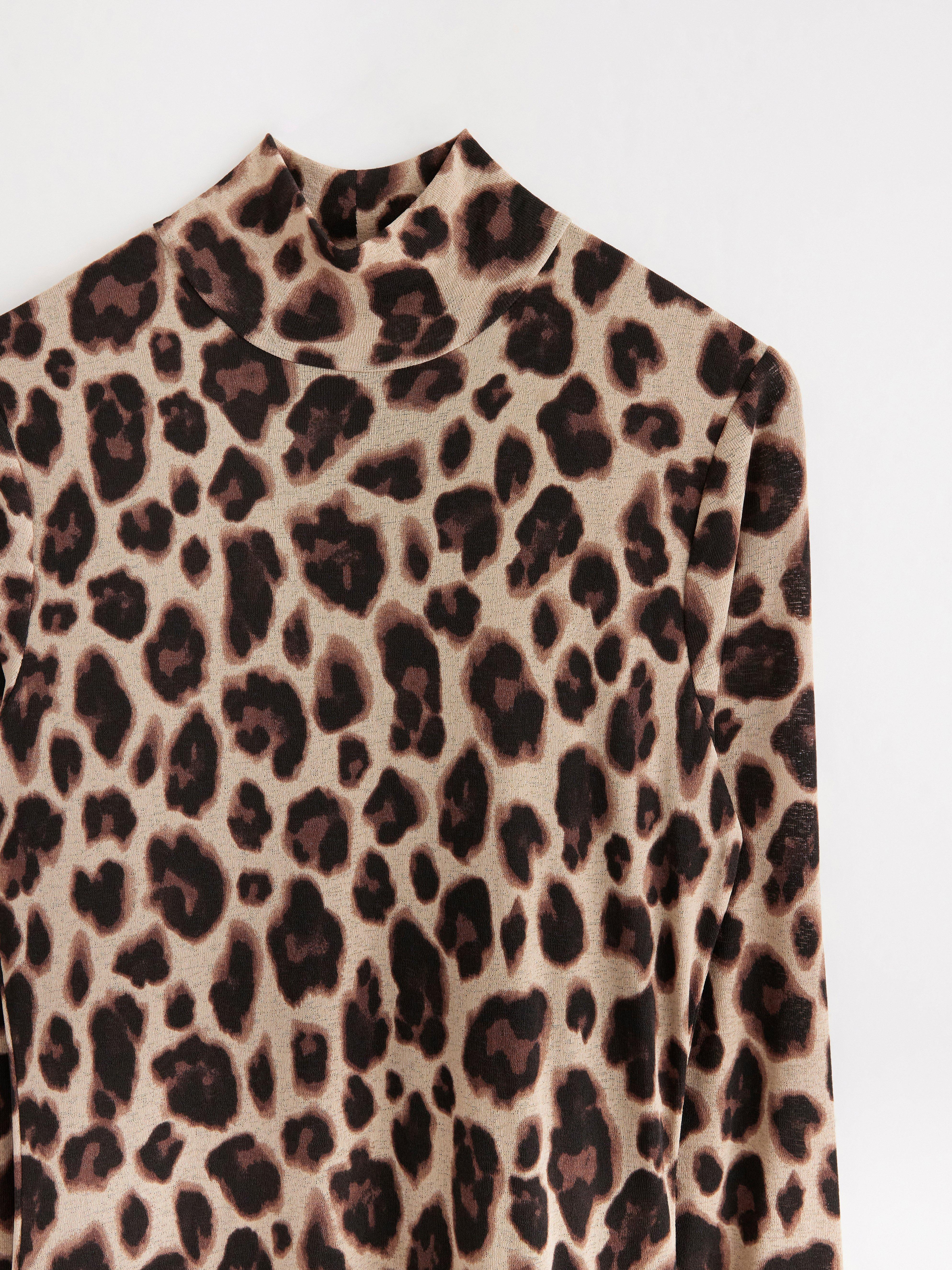 Vestido longo de manga comprida bege