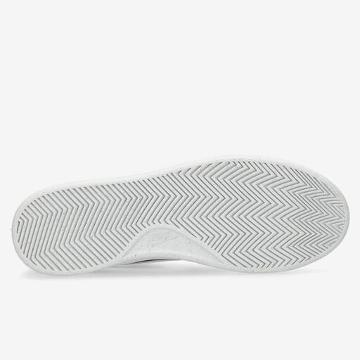 Nike Court Royale 2
