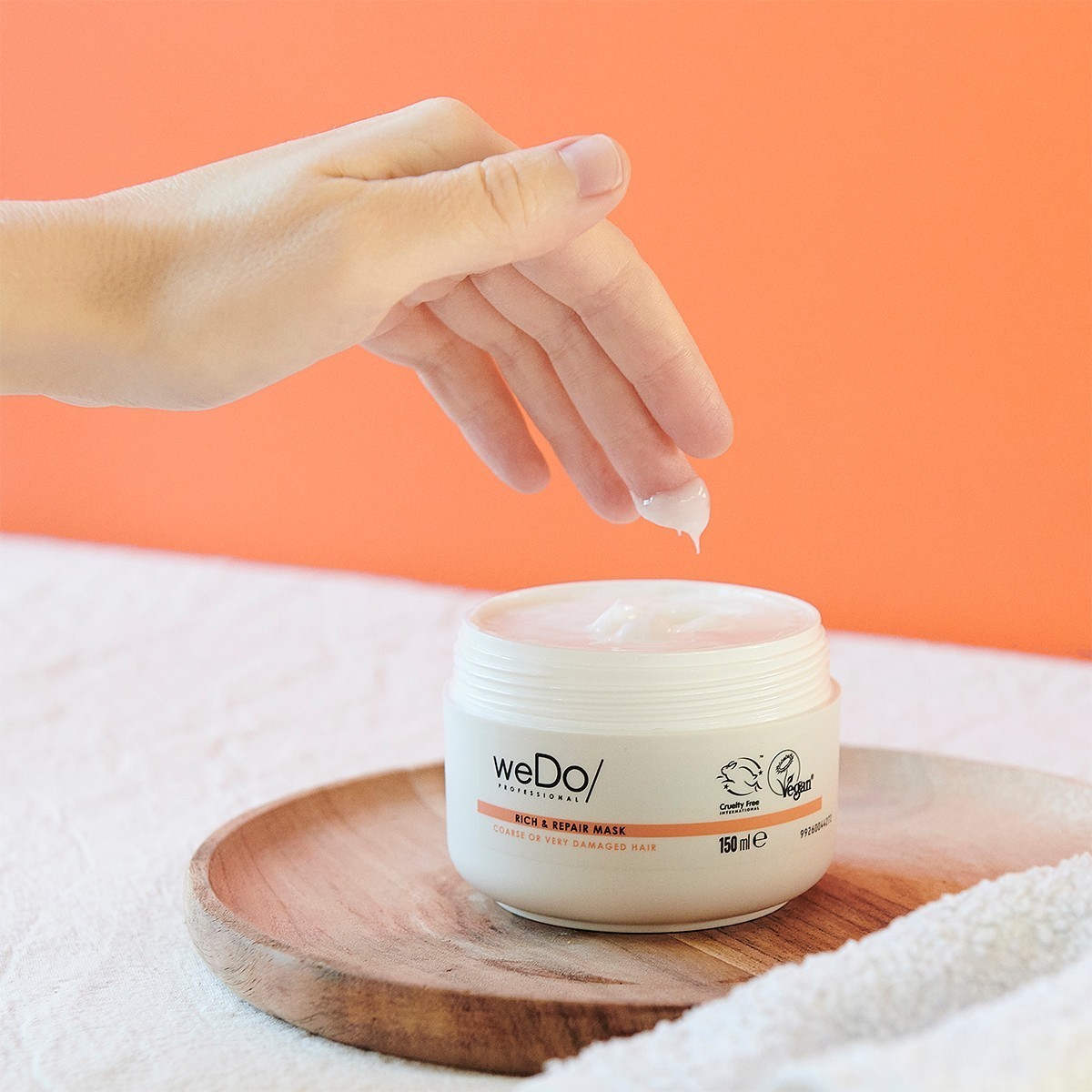 WEDO/ PROFESSIONAL Prabangi ir atkuriamoji plaukų kaukė – 150 ml