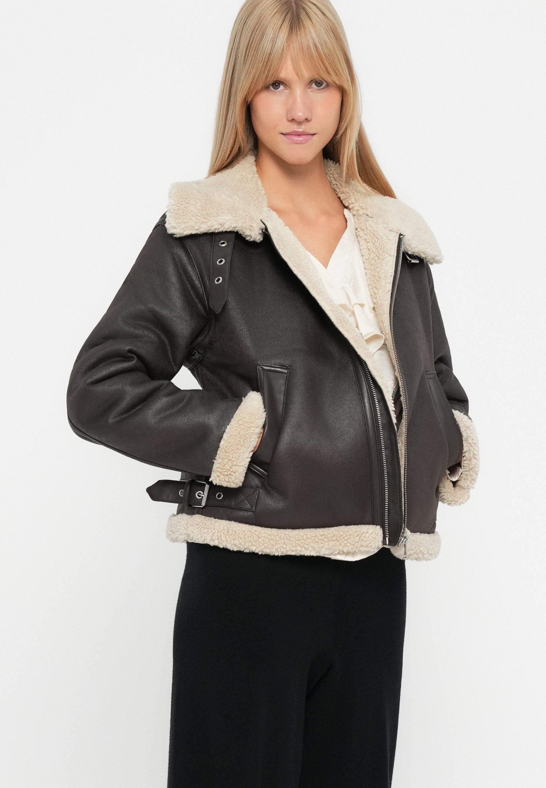 Vero Moda VMVIRGINIA SHORT JACKET - Zimní bunda - black