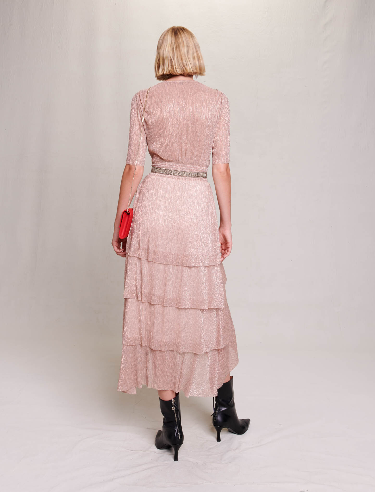 Lange laméjurk met ruches-roze poudré