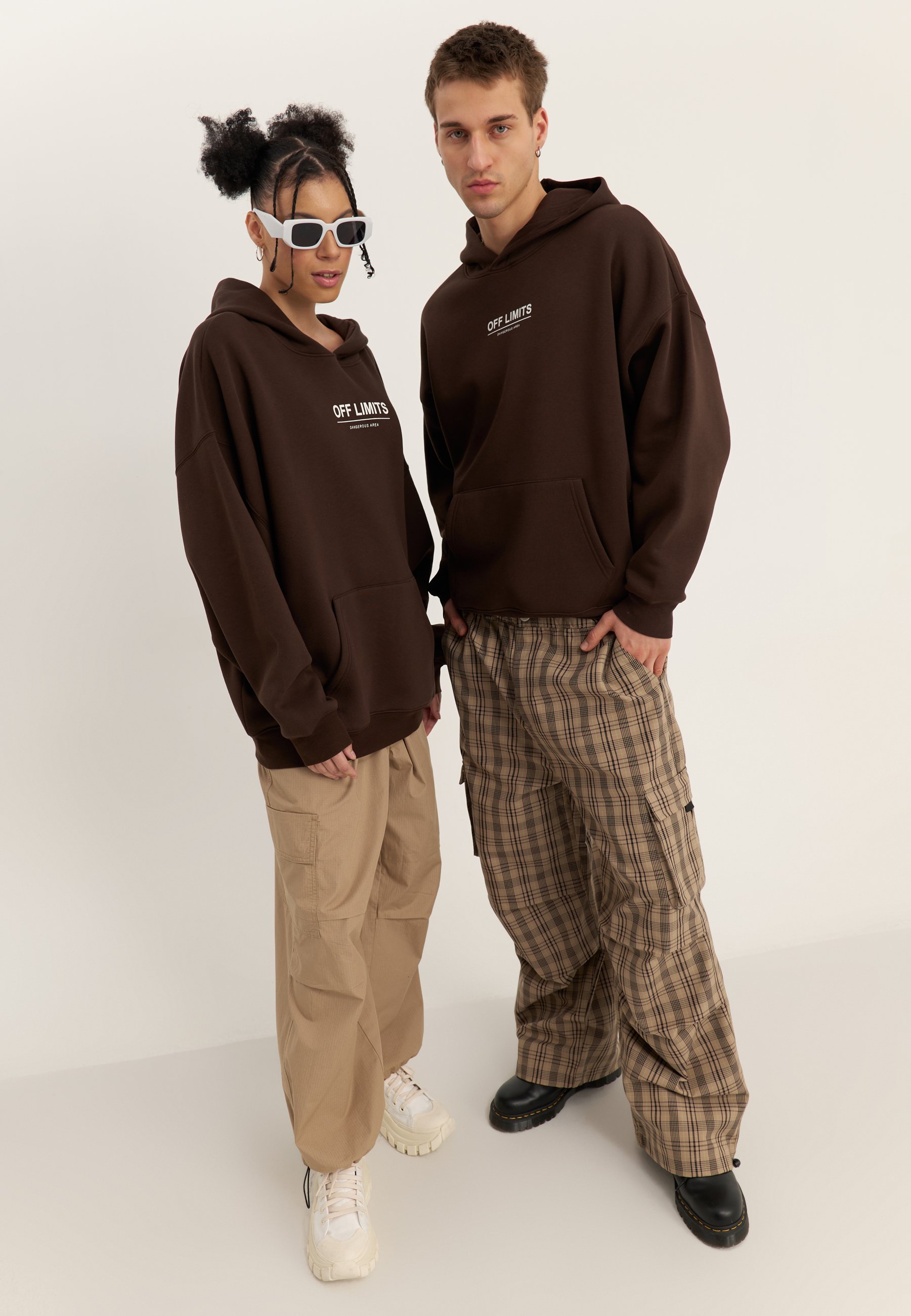 YOURTURN UNISEX - Hoodie - bruin