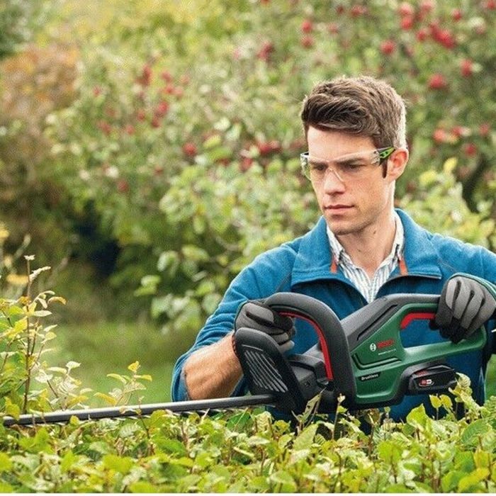 Cortasetos inalámbrico BOSCH UniversalHedgeCut 18V-50 + 1 batería de 2,5 Ah - 0600849K01