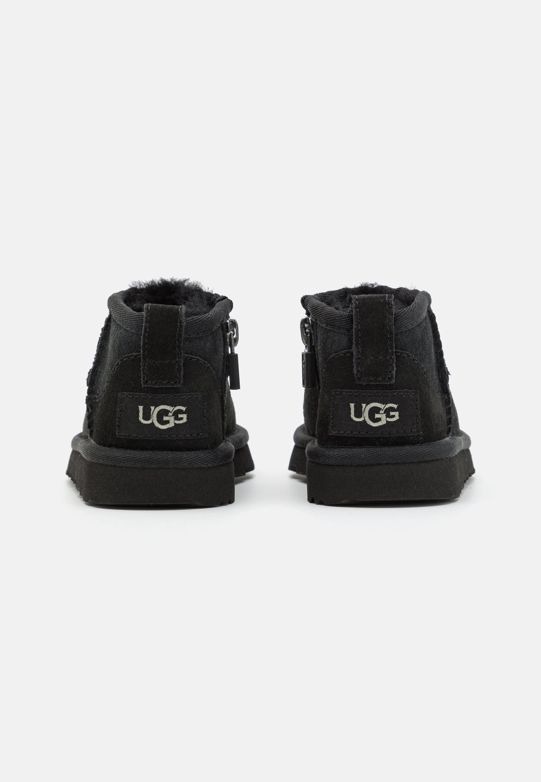 UGG CLASSIC ULTRA MINI UNISEX - Klassieke enkellaarsjes - zwart