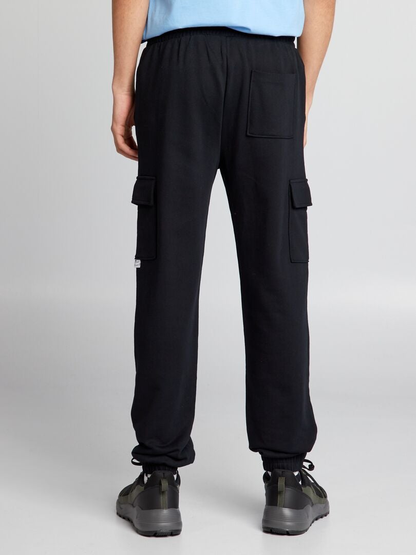 Calça de moletom com vários bolsos - preta