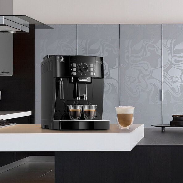 Espressor complet automat Magnifica S