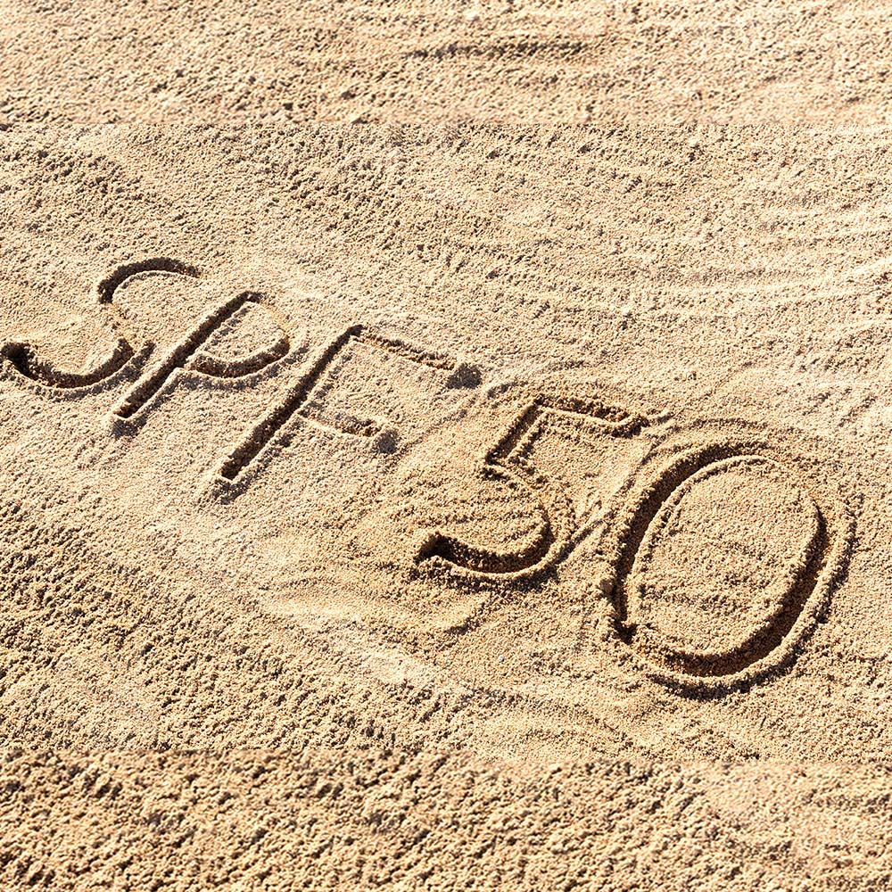 Fluid za lice s hijaluronskom kiselinom protiv starenja SPF 50 Zaštita lica