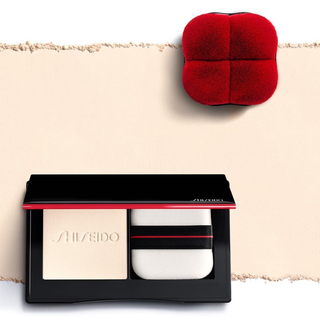 Shiseido puder SYNCHRO SKIN Synchro Skin nevidljivi svileni puder u prahu - 10 g
