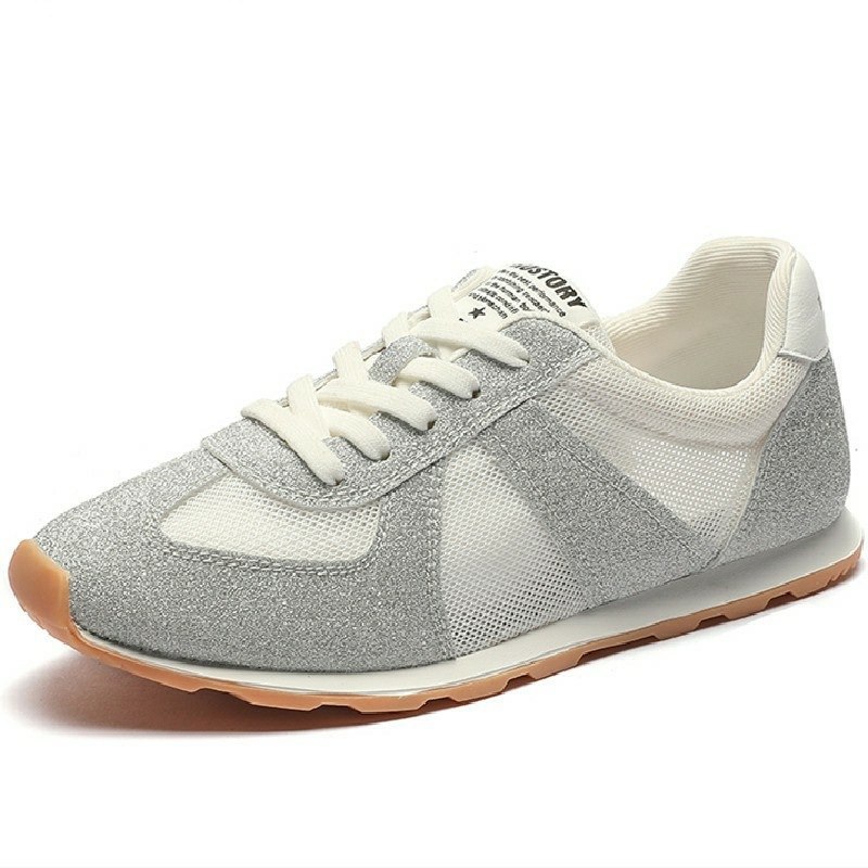 Scarpe da ginnastica da donna 2021, nuove scarpe casual piatte in mesh per l'estate, scarpe da corsa alla moda coreana per ragazze.