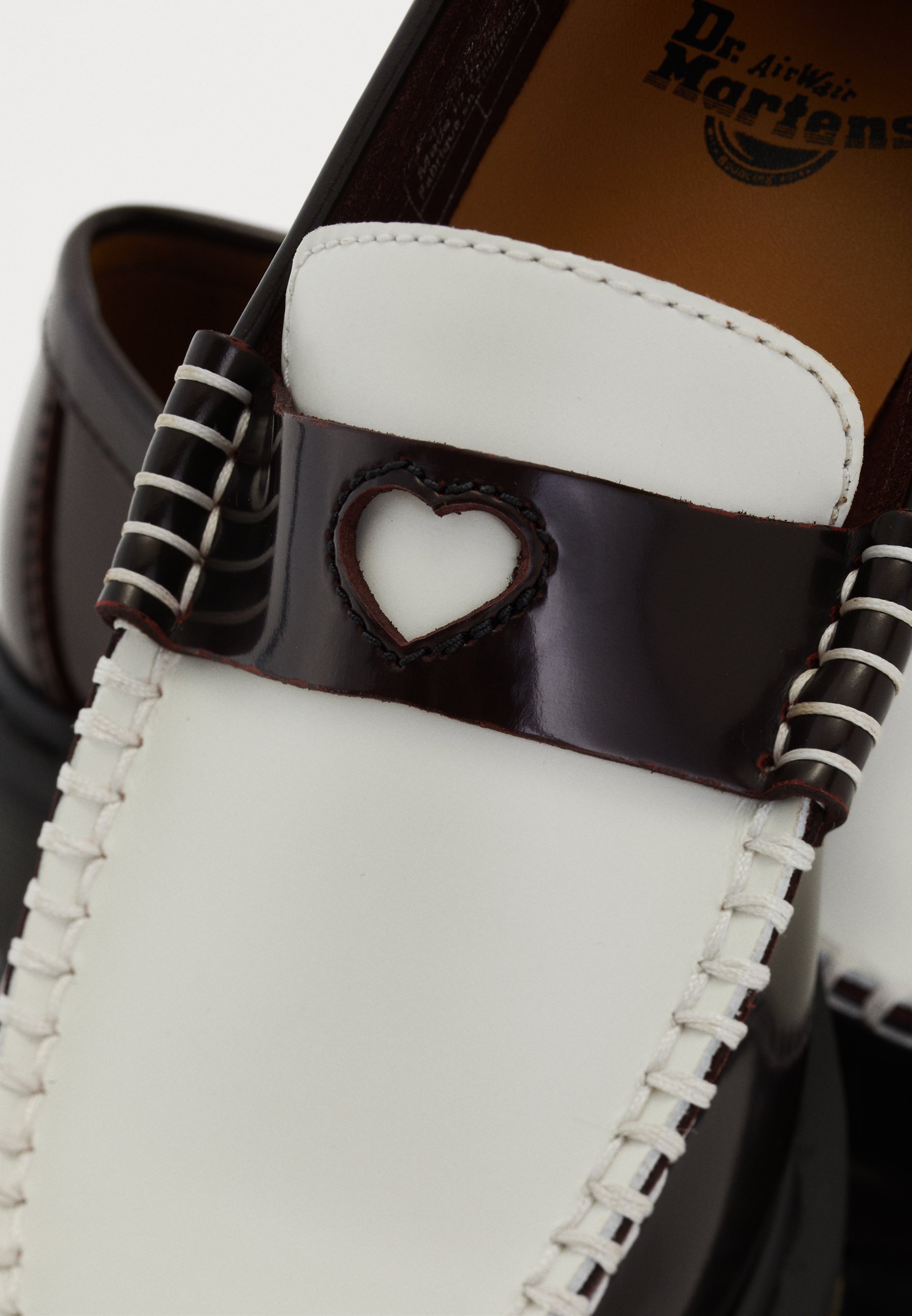 Mocassins Dr. Martens PENTON HEART - À enfiler - rouge cerise/blanc Arcadia