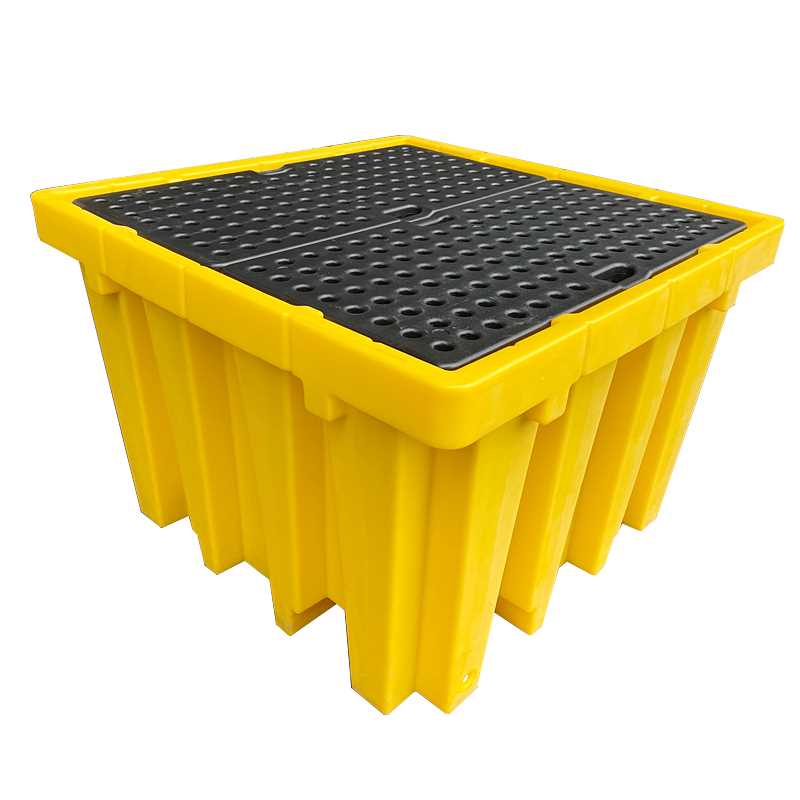 Palés de polietileno para contención secundaria de derrames en contenedores IBC de 1000 litros.