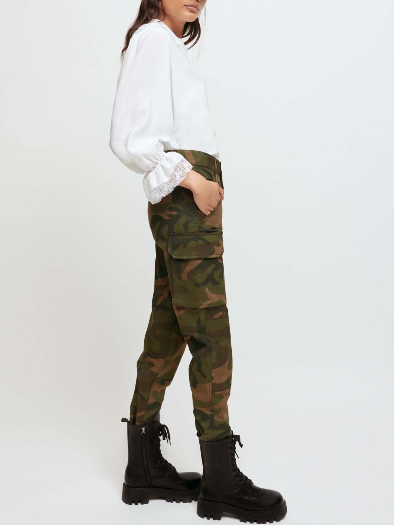 Pantaloni de camuflaj kaki