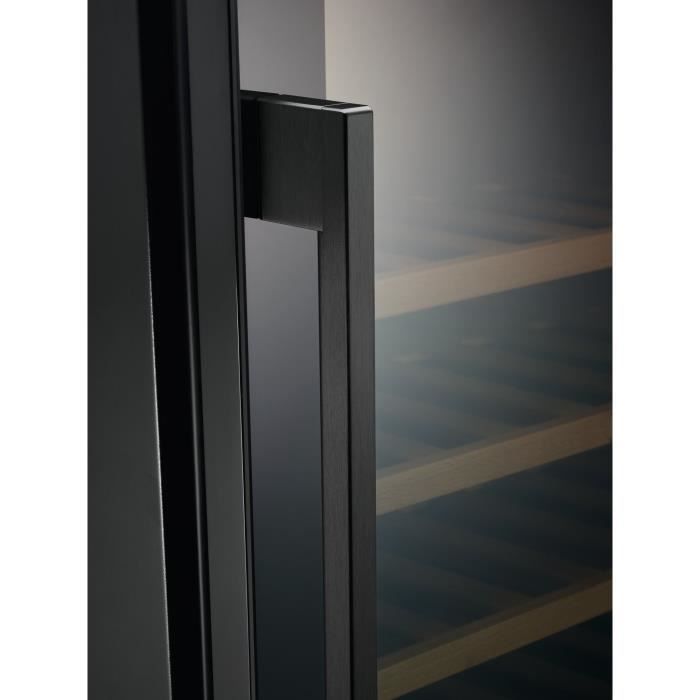 Bodega de vinos empotrable bajo encimera Electrolux - EWUS052B5B - 52 botellas - Controles electrónicos - Dimensiones de empotramiento: Alto 822 x Ancho 600 x Profundidad 5