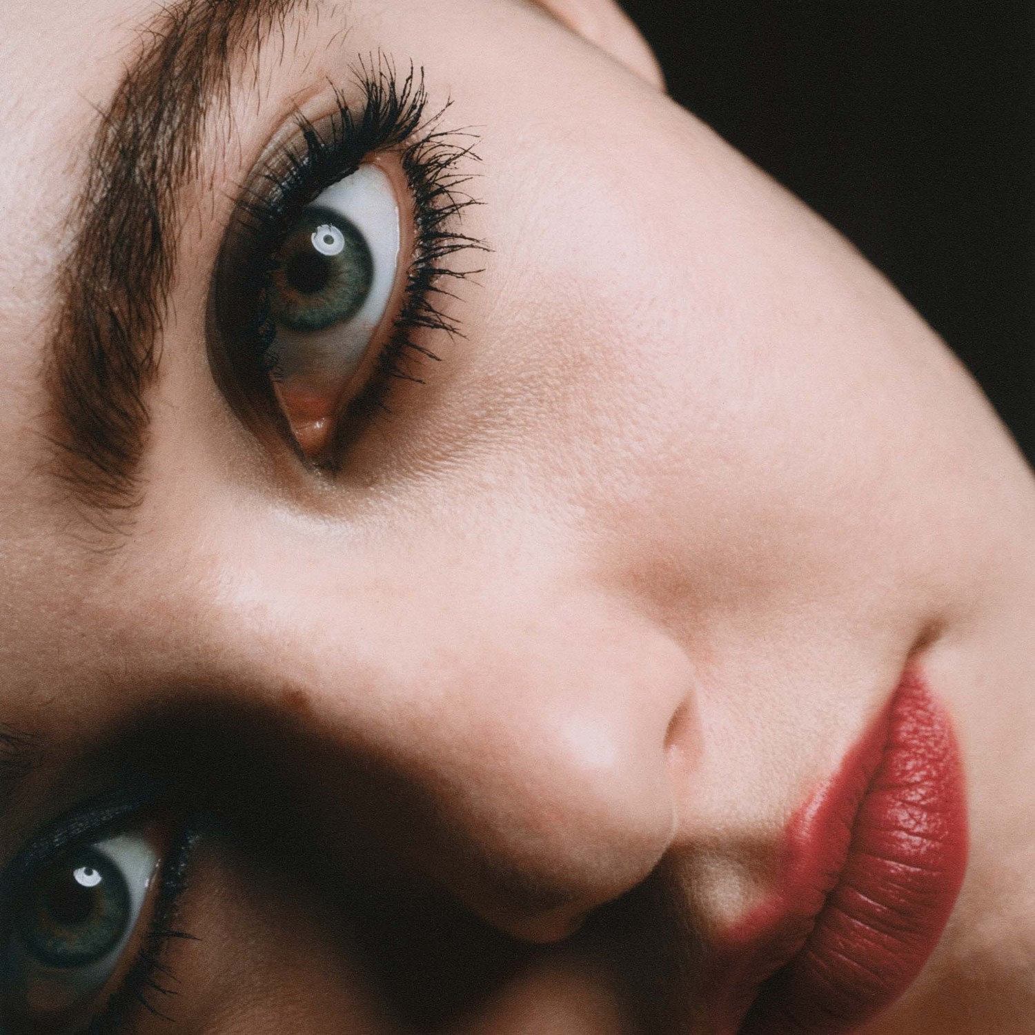 MÁDARA skropstu tuša Come Closer Infinite Lash - 6 ml