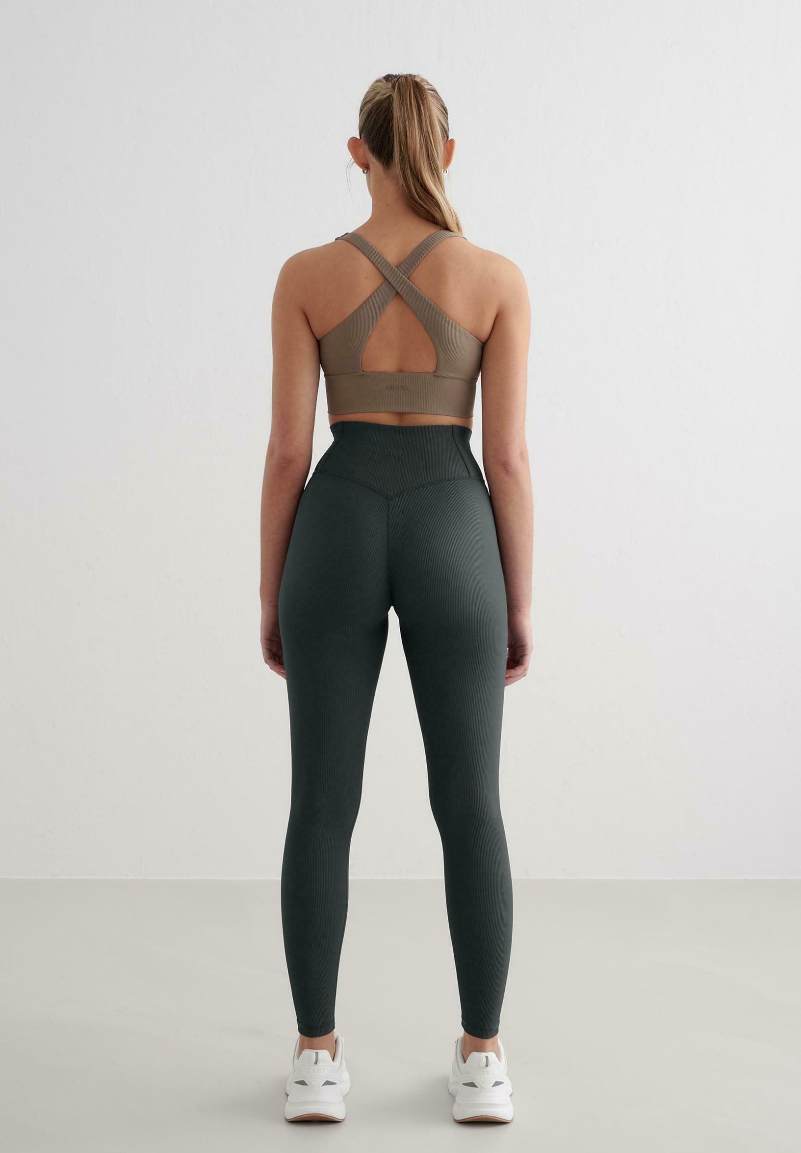 aim'n® PERFORMANCE ZIPPED - Sportbeha met gemiddelde ondersteuning - bruin