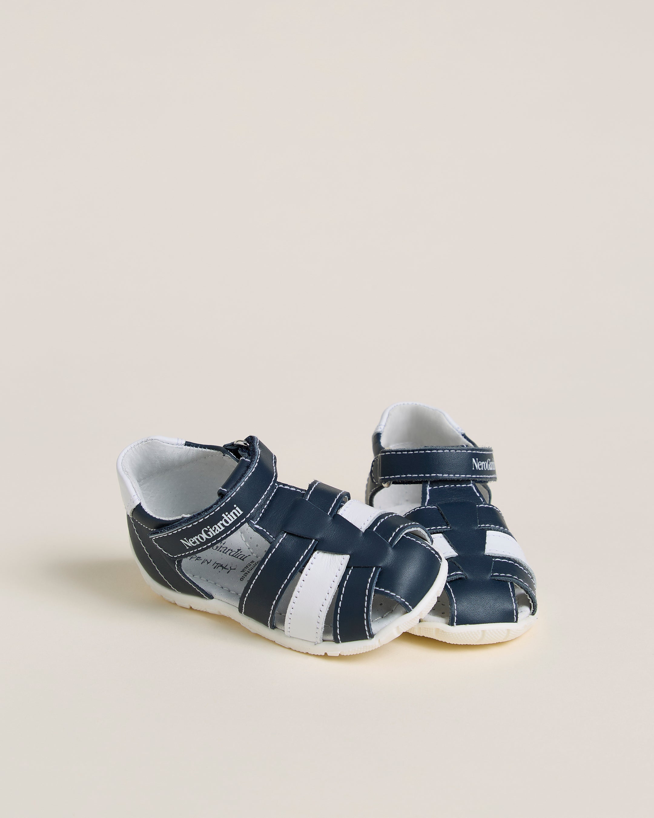 Sandales en cuir pour enfants