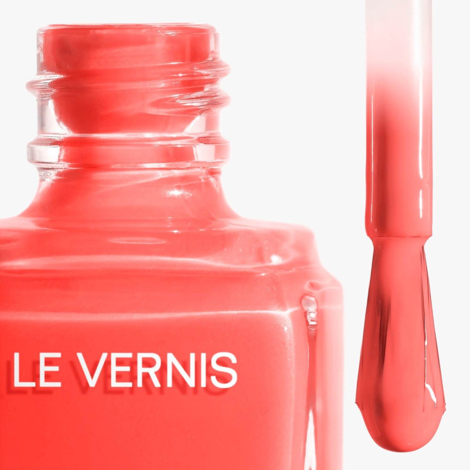 CHANEL lak za nokte LE VERNIS DUGOTRAJNA BOJA I SJAJ - 13 ml