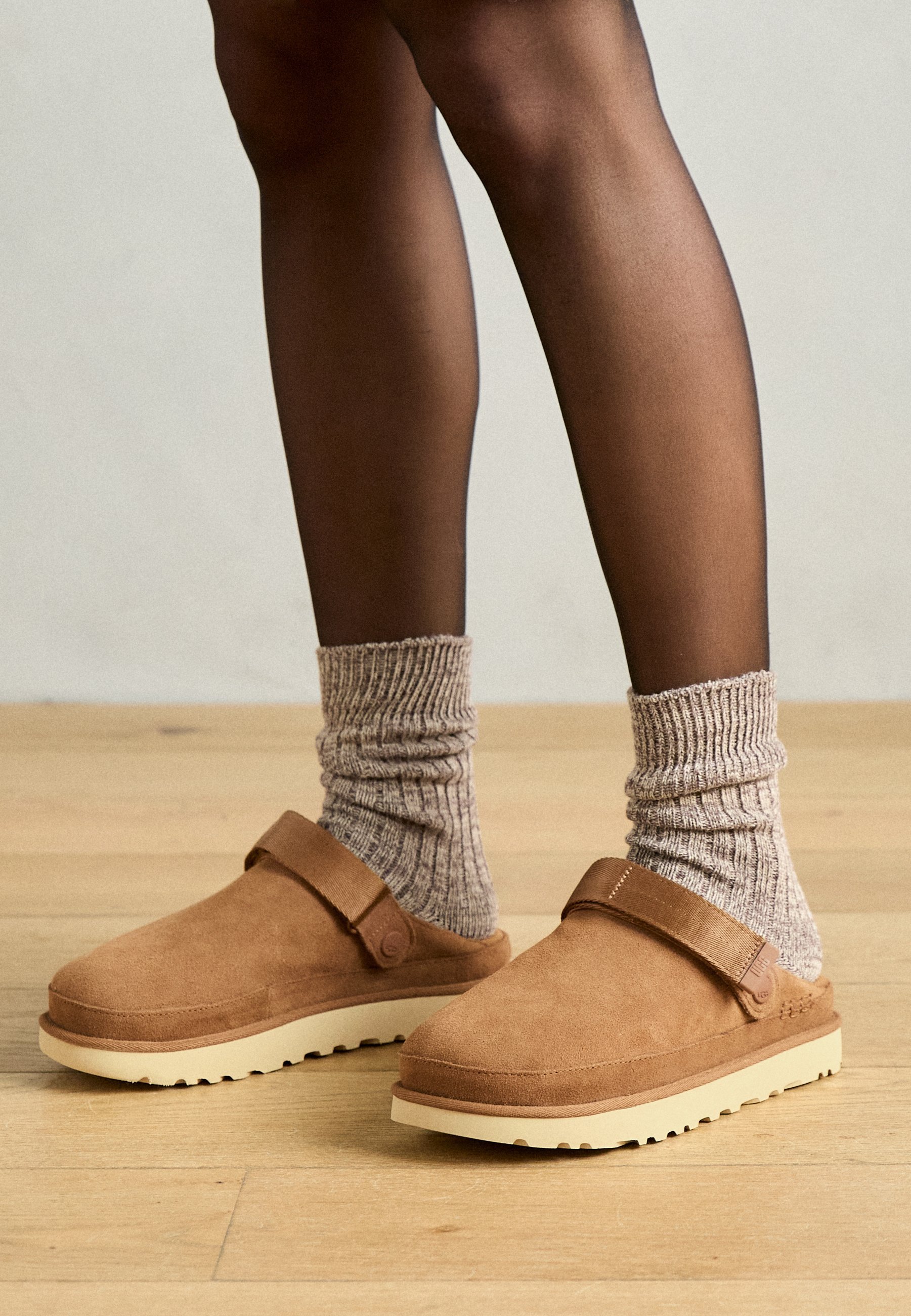 UGG GOLDENSTAR - Pantoffels - kastanjebruin