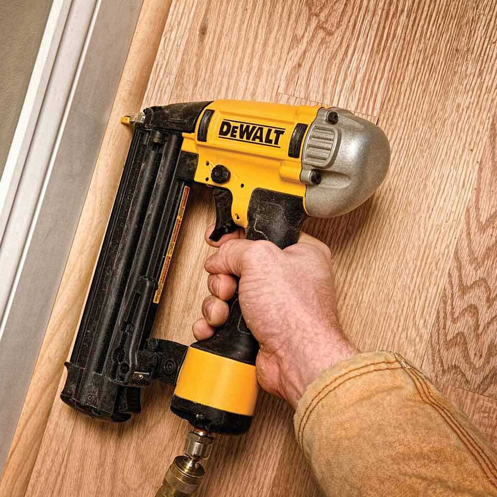 DEWALT 16-54mm Série C1 18ga Precisão Pneumática Spot Nailer Bradder DPN1850PP-XJ