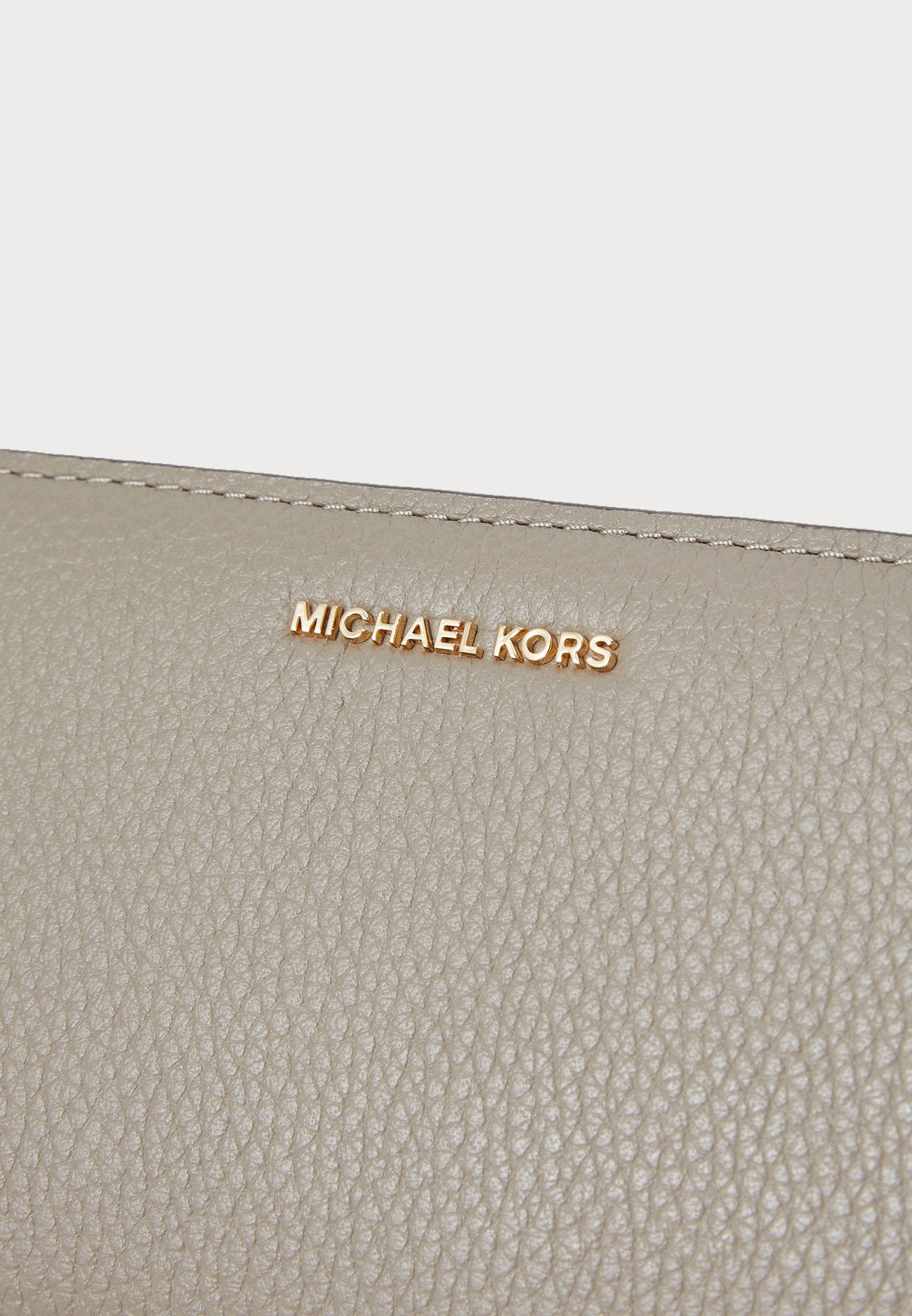MICHAEL Michael Kors BRYANT SLIM SNAP WALLET - Portemonnee - berkenhout